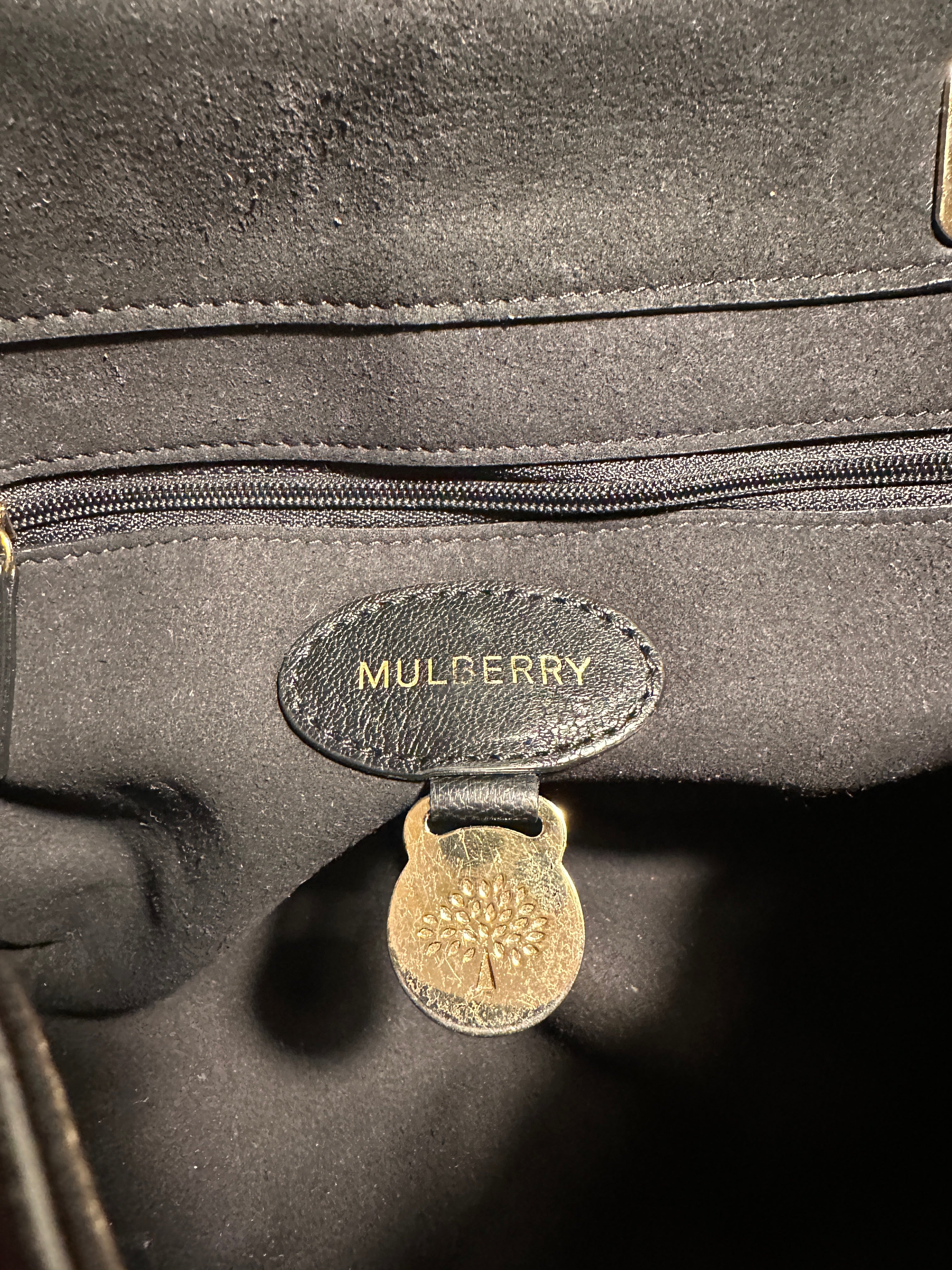 Mulberry Lily Black Small Classic Grain Crossbody