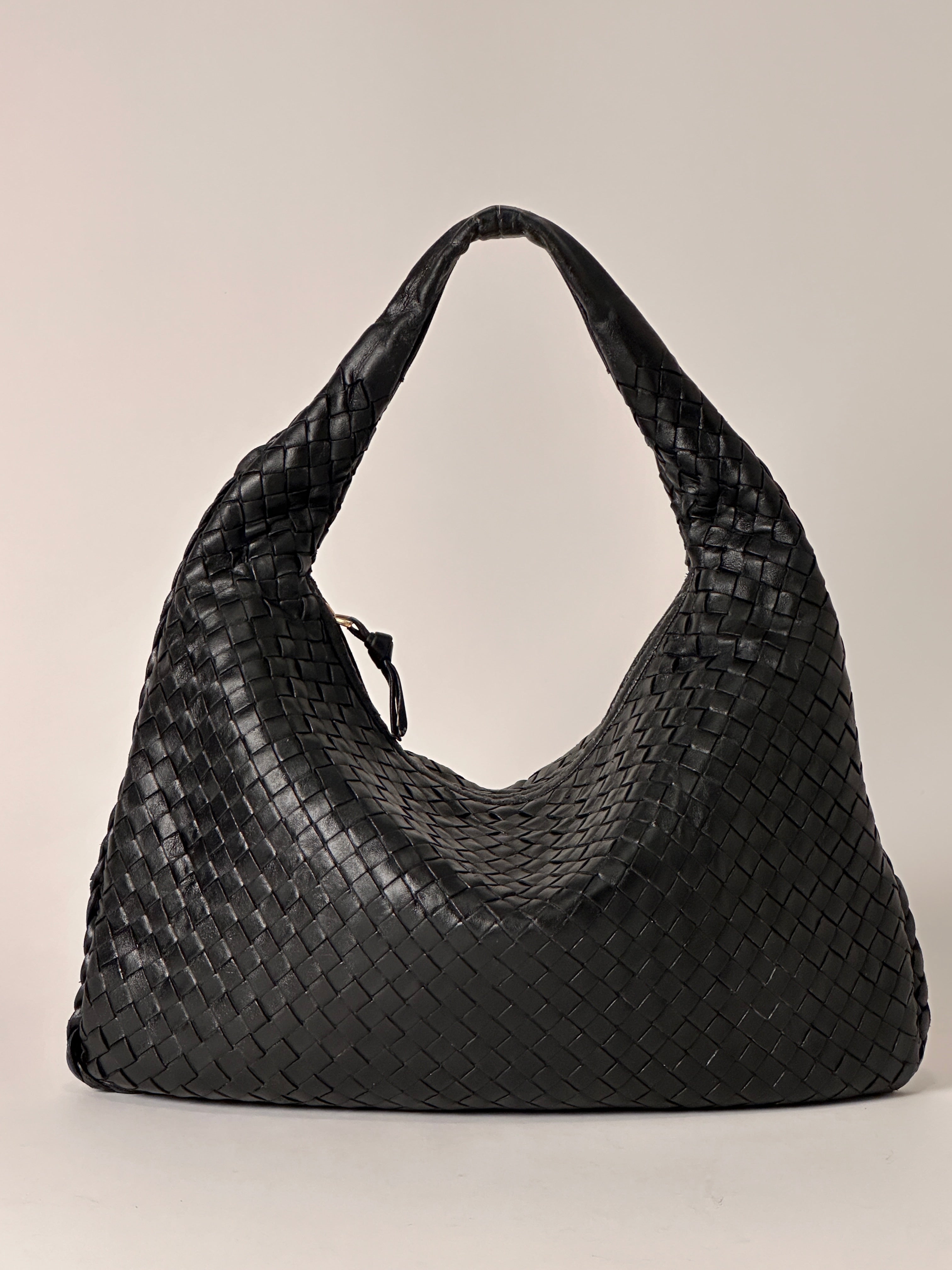 Bottega Veneta Vintage Black Medium Veneta