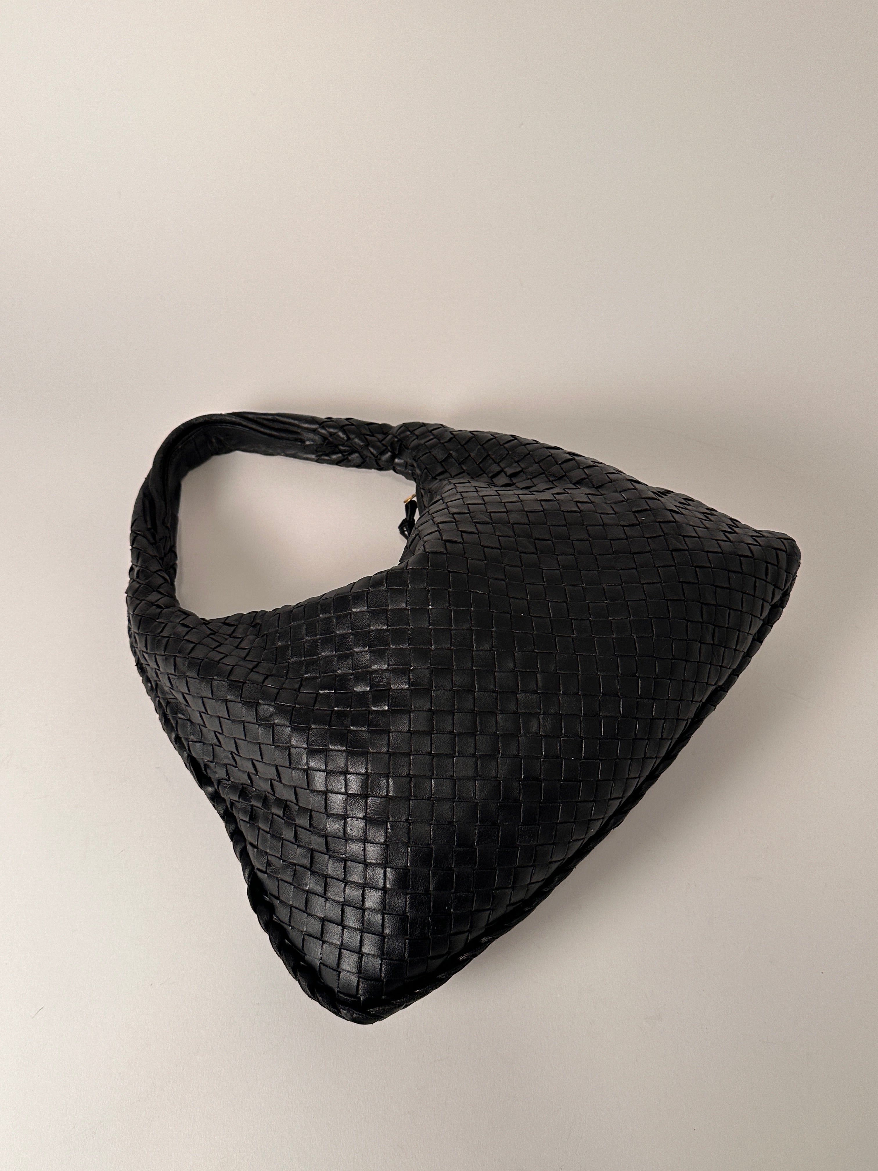 Bottega Veneta Vintage Black Medium Veneta