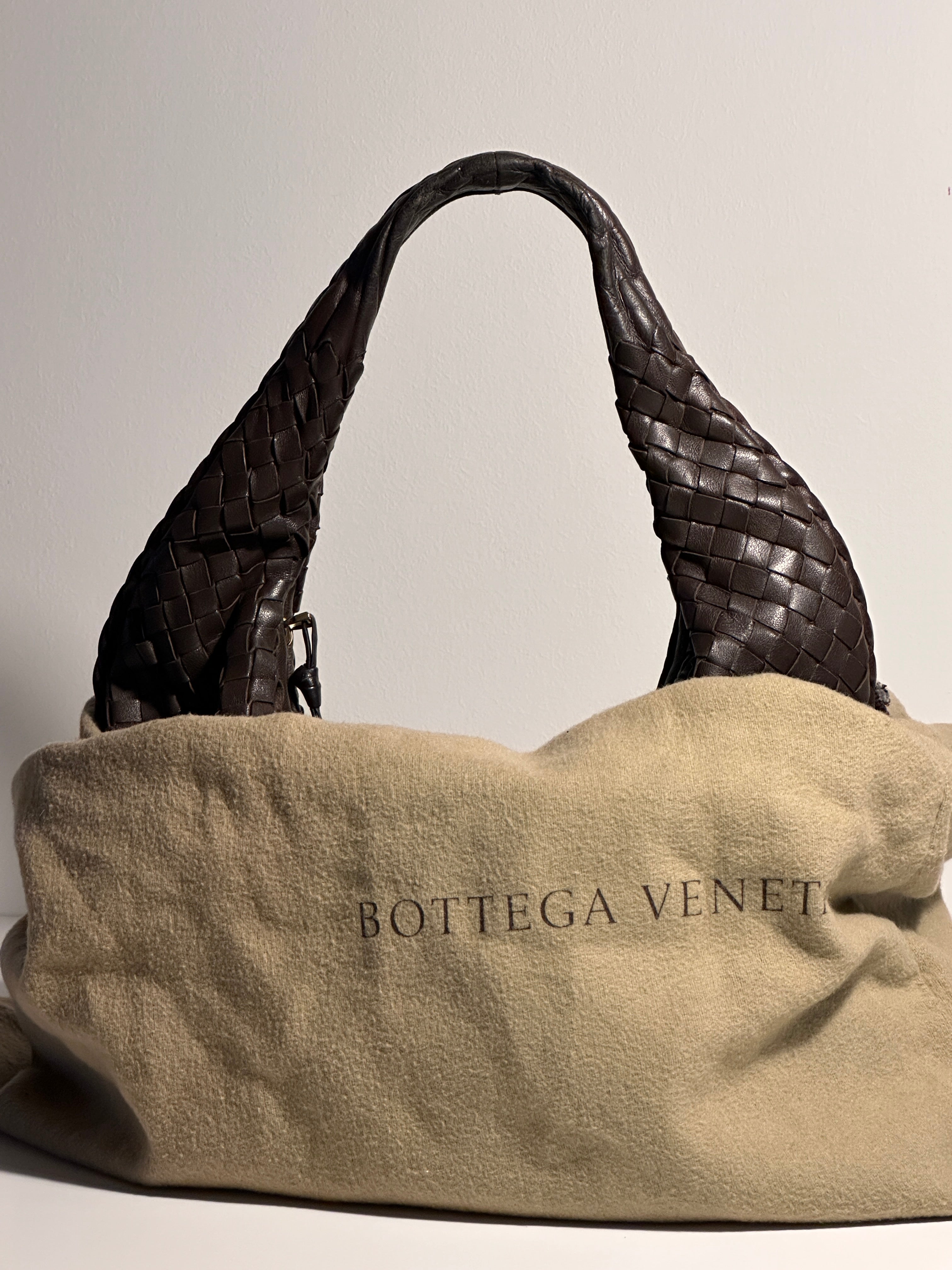 Bottega Veneta Medium Dark Brown Vintage Veneta Shoulderbag