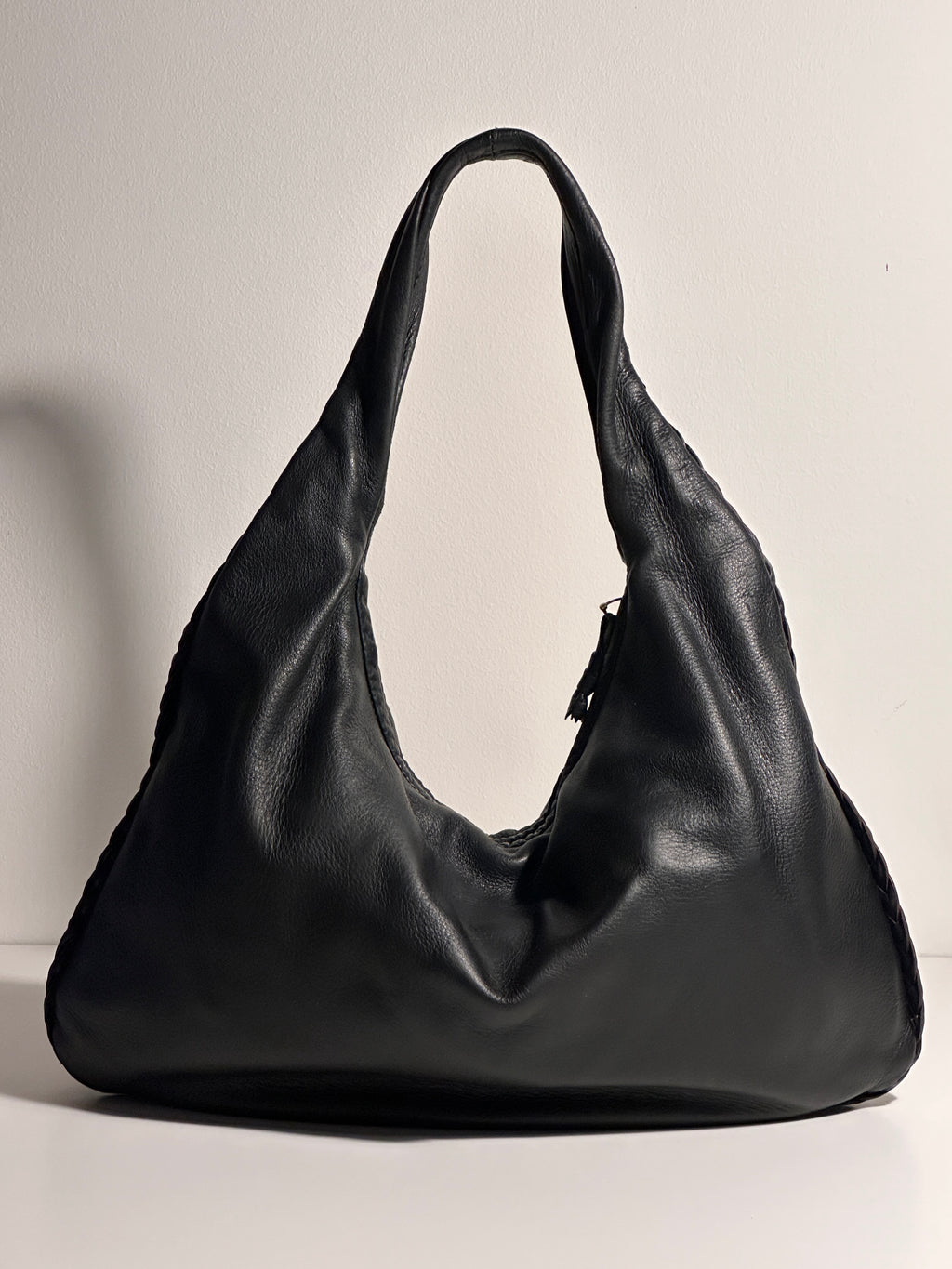 Bottega Veneta Vintage Black Medium Veneta Shoulderbag