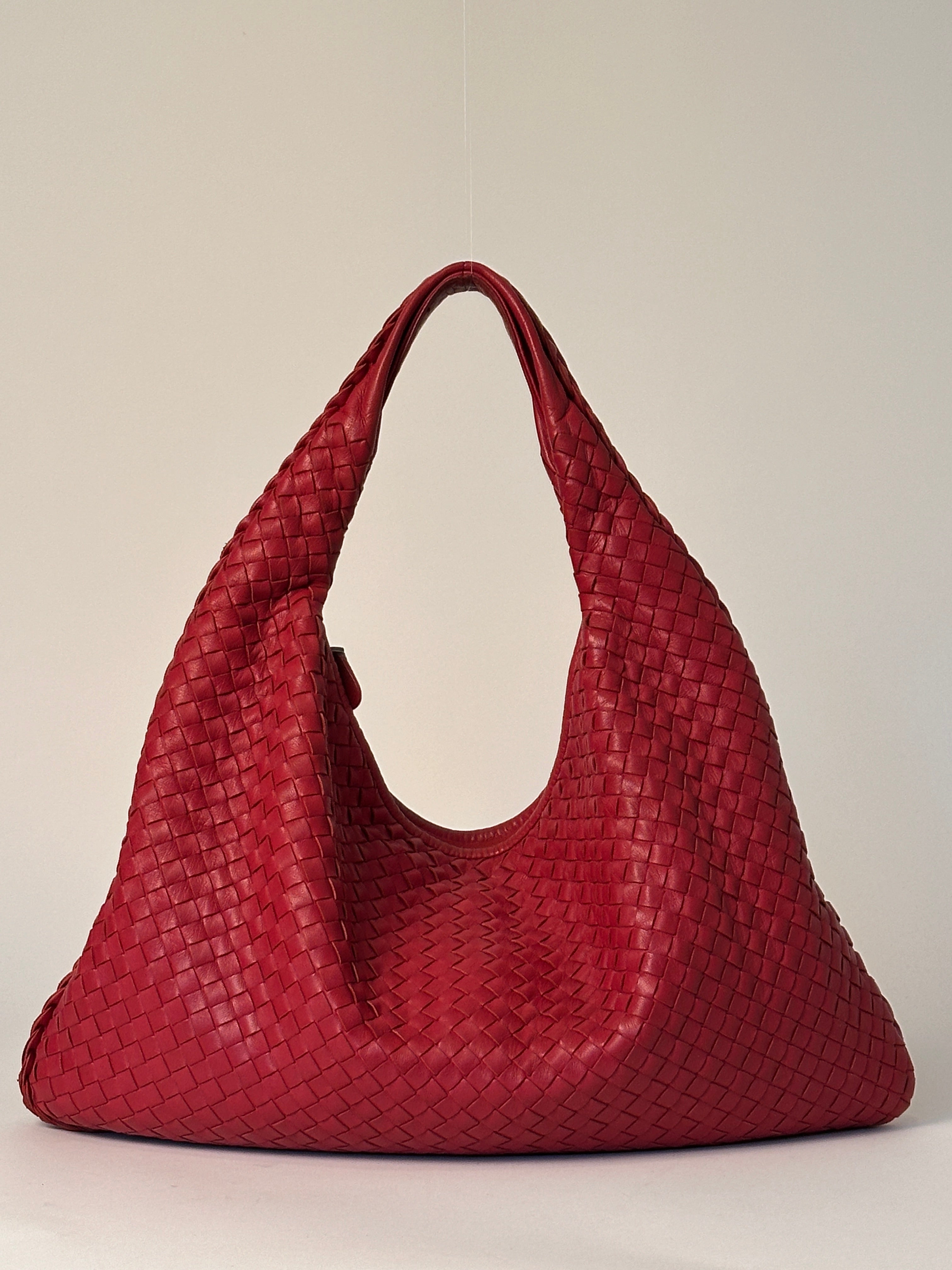 Bottega Veneta Large Veneta Red Leather Shoulderbag