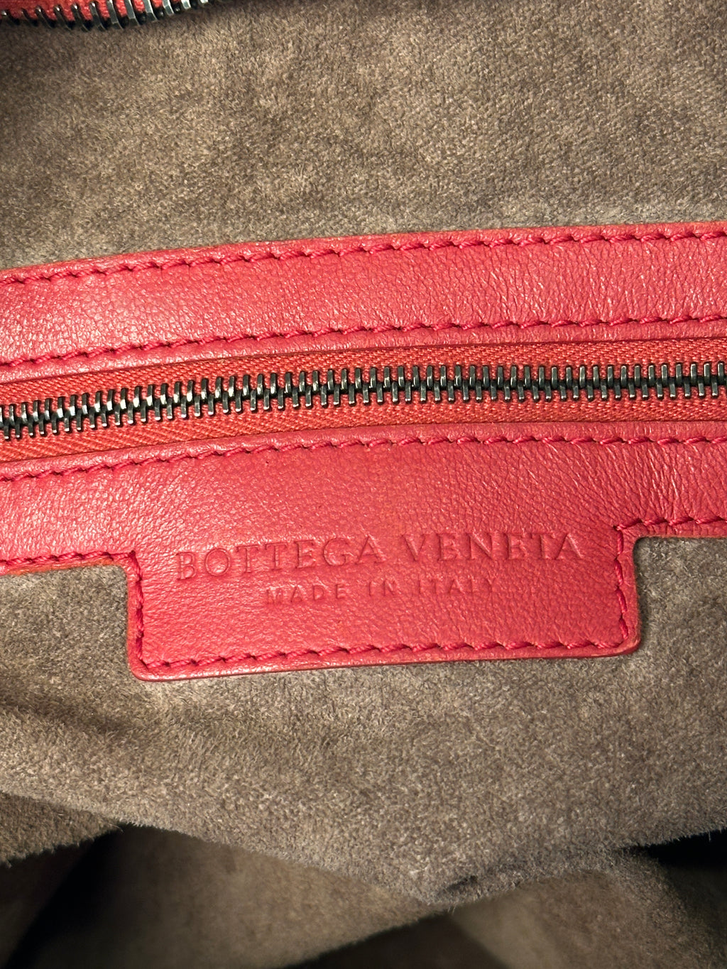 Bottega Veneta Large Veneta Red Leather Shoulderbag