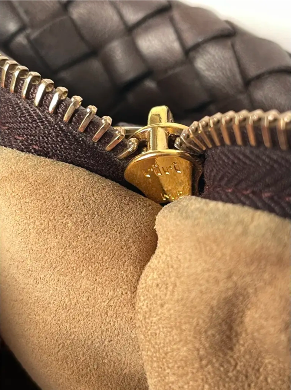 Bottega Veneta Medium Veneta