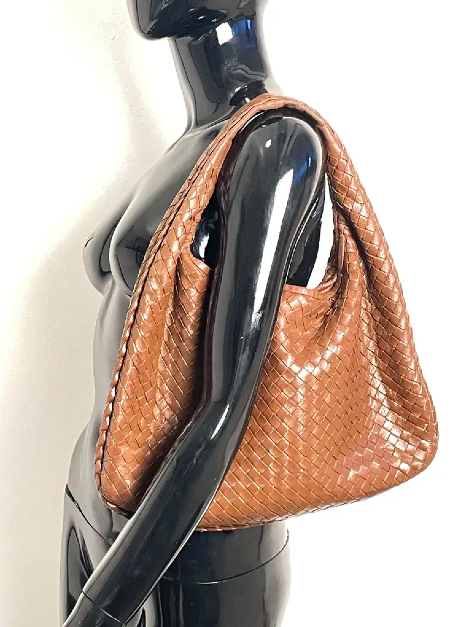 Bottega Veneta Brown Medium Veneta